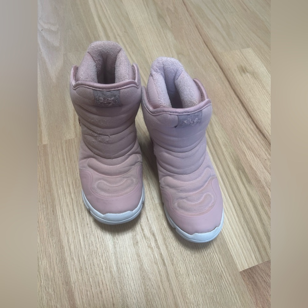 NIKE Novice Girls Little Kids' Boot Pink Size 1.5.